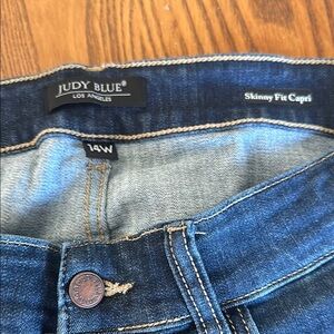 Judy Blue Skinny Fit Capri Jeans